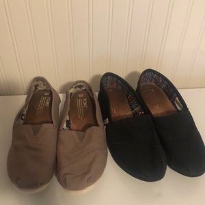 TOMS size 9 shoes.